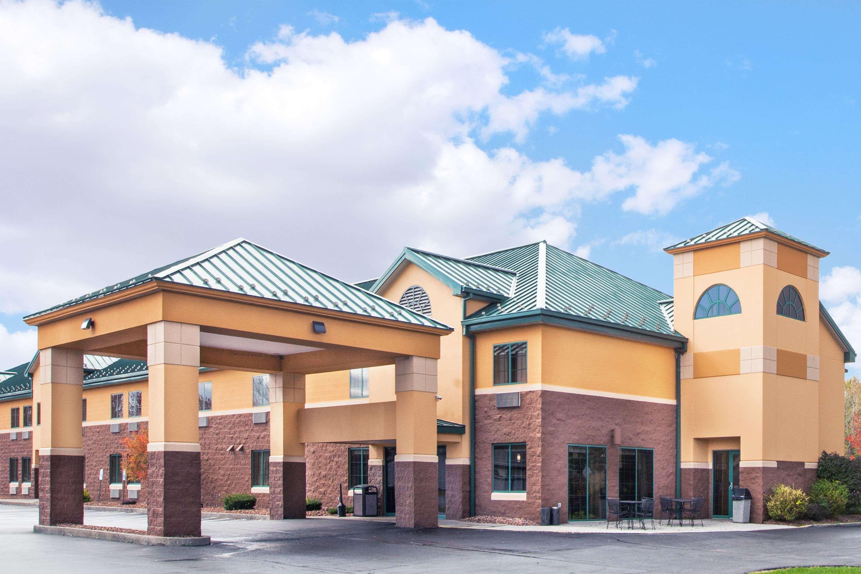Days Inn By Wyndham Brewerton/ Syracuse Near Oneida Lake Εξωτερικό φωτογραφία