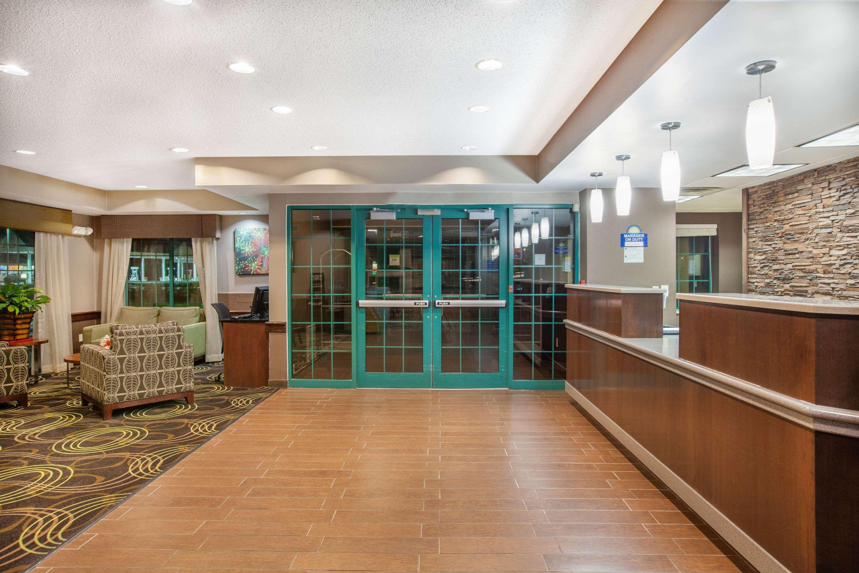 Days Inn By Wyndham Brewerton/ Syracuse Near Oneida Lake Εξωτερικό φωτογραφία